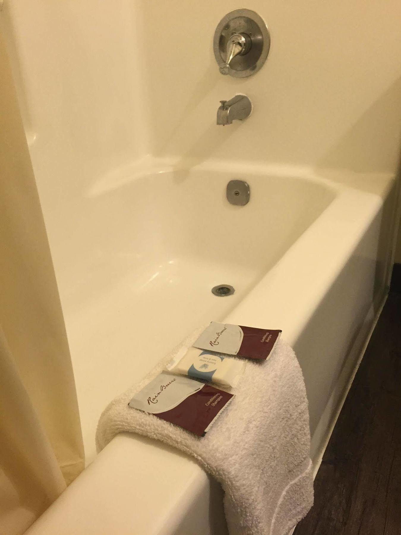 Relax Inn Ченълвю Екстериор снимка